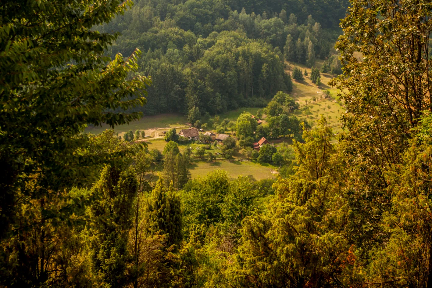 Závrší s romantikou mezi jalovci