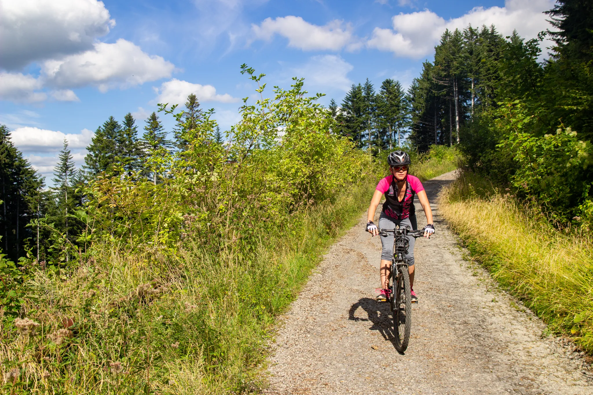 Na kole po Závrší